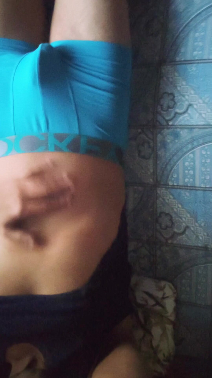 rruh_2024: Индийский друг мальчика-гея дези