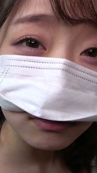 12 meninas amadoras em máscaras dando fellatio lasciva