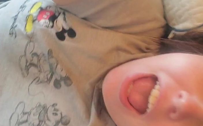 KinkyKatie: Můžete se snadno rozptýlit? Vím, že to dělám! Zvlášť když mi...