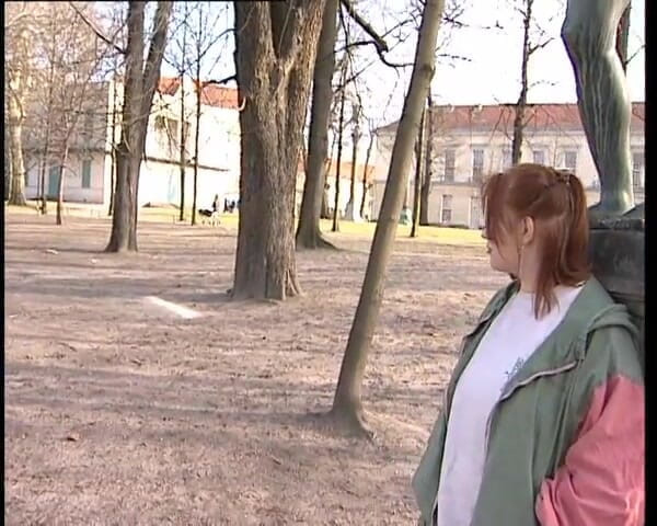 YOUR FIRST PORN: Pulchna Vicky z gigantycznym dildem