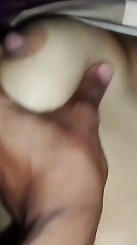 18 lat Hot Bengali Desi Bhabhi Ke Gorące cycki i ciasne cipki, Bhabhi Ki Saat Chudai Kar Piri Raat Chota Bhabhi Ki Room Mein
