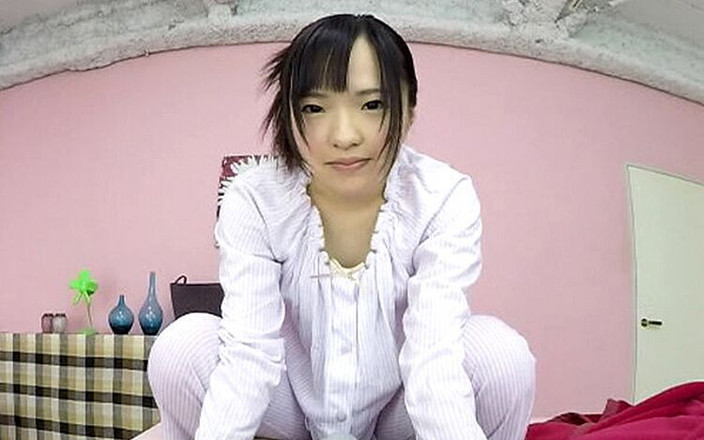 JAV hornyVR: Její divoké malé boky mě jezdily divoce, dokud jsem se...