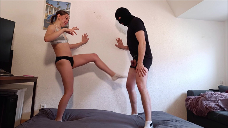 GermanBallsBusted: Тортури для яєць у heier ck unterwsche