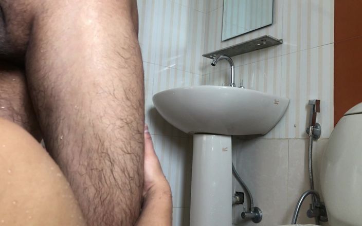 Lustybaby605: सुबह का शॉवर सेक्स और मेरे चेहरे पर वीर्य निकालना