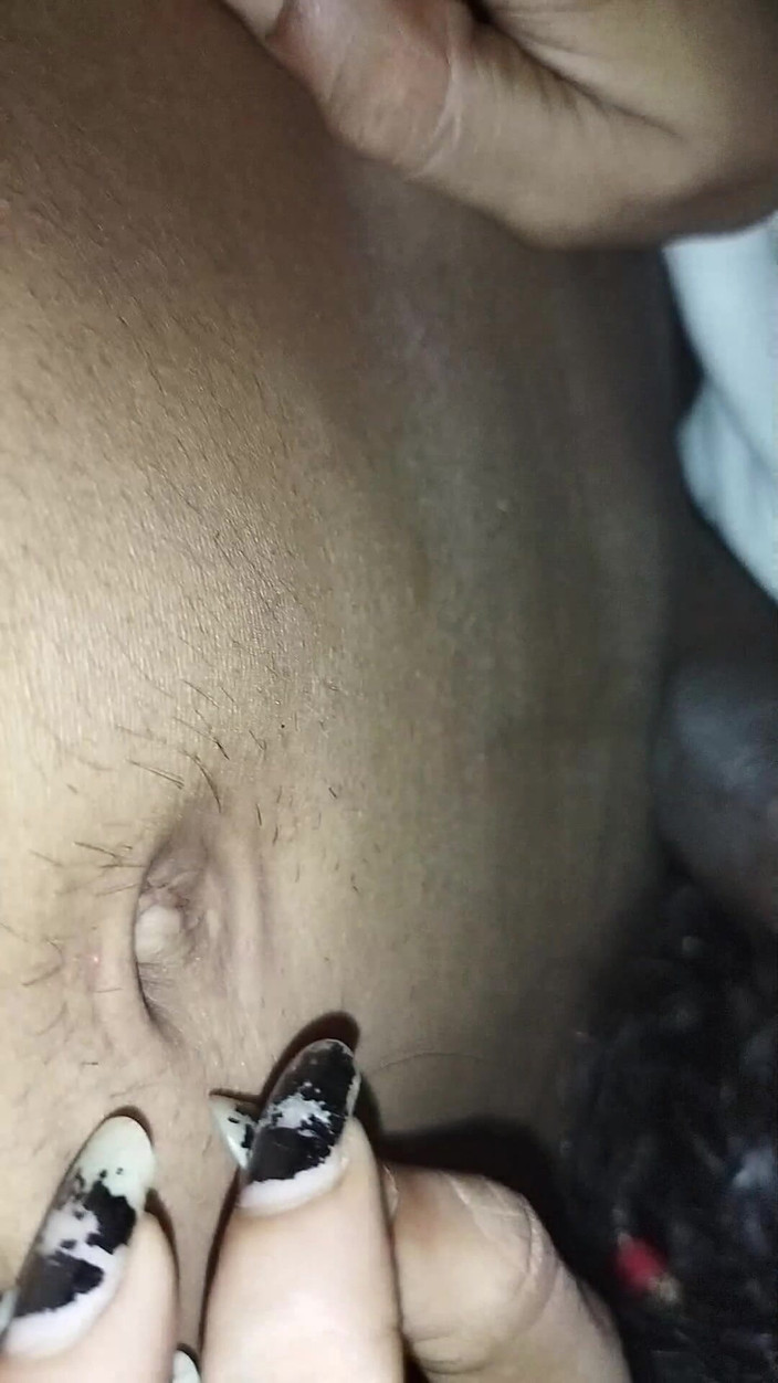 Sreemeg: Adik tiriku yang super sange ini nyepong kontolku dengan ganas!