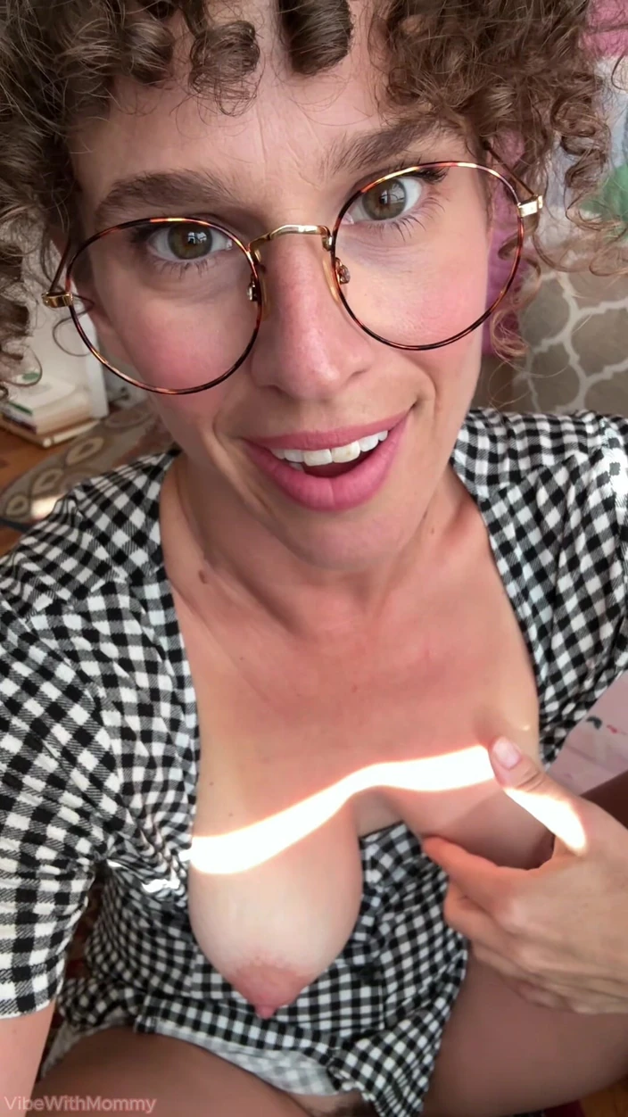 VibeWithMommy: 매일 새엄마를 집으로 돌아와 후장을 먹어