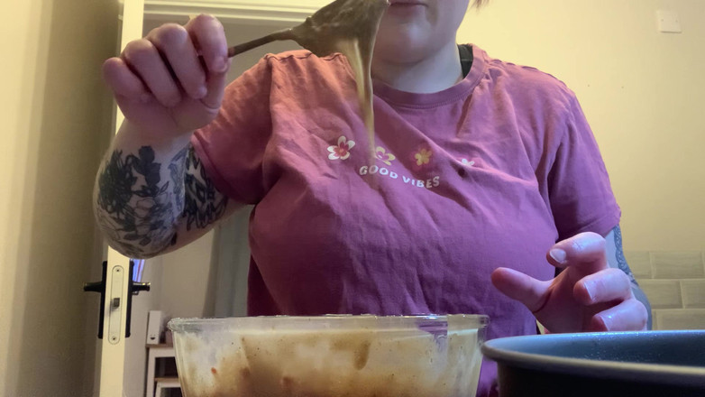 Bigtiddygoth: Развлечение с выпеканием торта