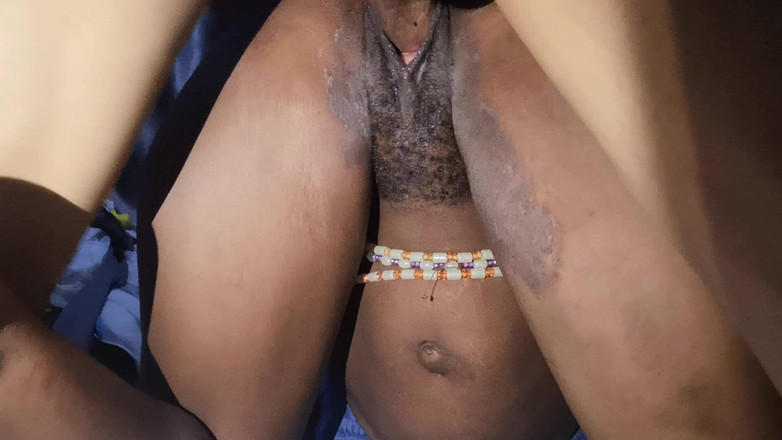 Hardrock365: Siyah Afrikalı genç kız küçük bal deliğinde büyük siyah bir...