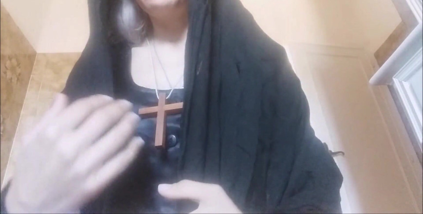 savannahamatoriale: Incredibila emoție a călugăriței Cloistered