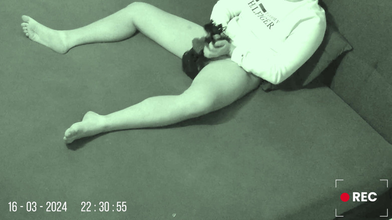 Lucas Nathan King: 의붓여동생 팬티 냄새 맡는 소리