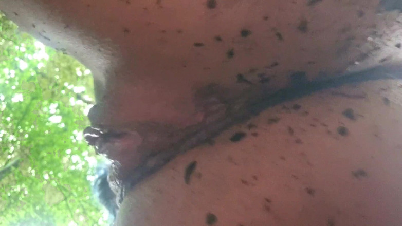 Mania Pigmilk: जंगल में गंदी चूत चरम क्लोज अप