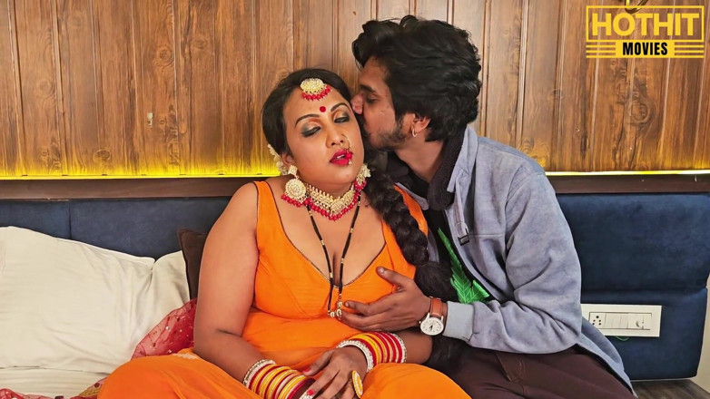 Hothit Movies: Sasur Ki Hawas. the Father-in Law Pressed the Big Boobs...