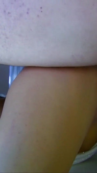 Morena babe chupa y folla duro polla