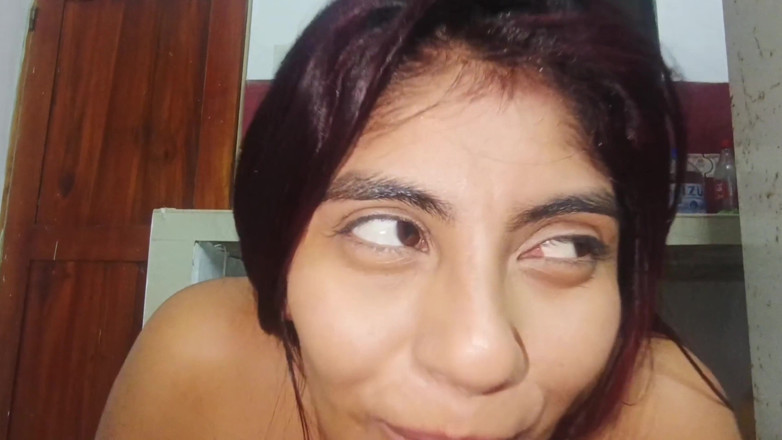 Lady: Hermosa hijastra con curvas tiene sexo con su padrastro mientras él...