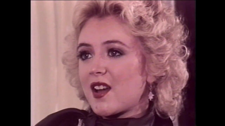 Vintage Usa: Due milf scopate e sborrate in bocca da un grosso...
