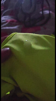 Using My Step Sis Bra to Help Me Cum in Her Green Nike Pro Sports Bra