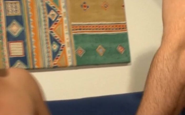 Porno kino: Любительська німецька дружина смокче і катається на великому члені