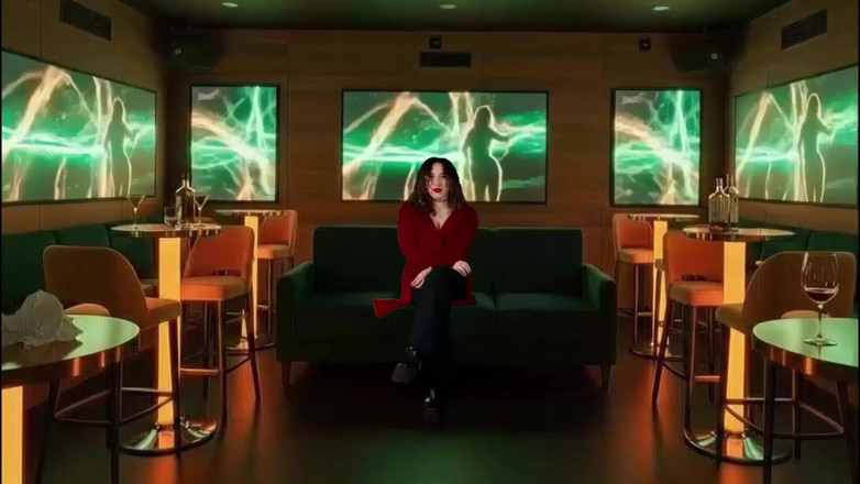 LadyRoma: Ja, Menedżerka Klubu Karaoke, a Mój Mąż Wszystko Nagrywa