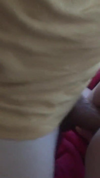 İri göğüslü büyük götlü orta yaşlı seksi kadın açık havada ıslak amından sikiliyor