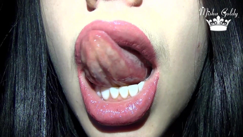 Goddess Misha Goldy: Ik heb mijn lippen groter gemaakt! Lippen groter - kom sneller...