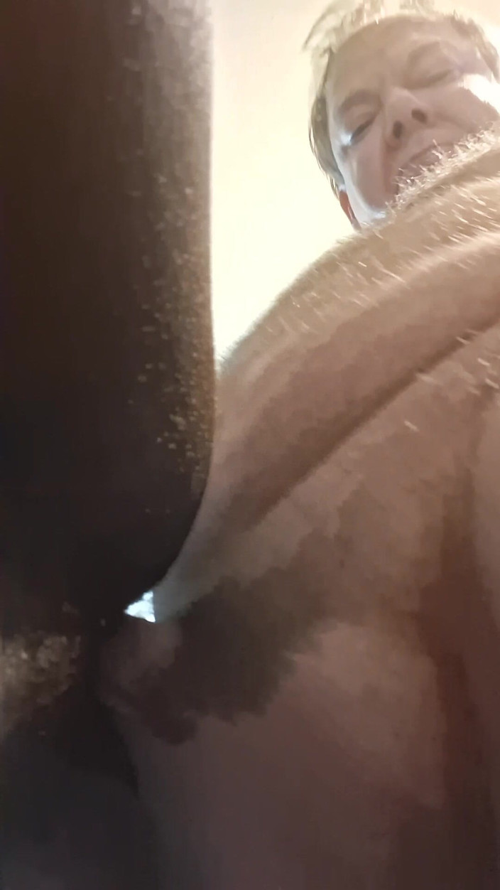 Dickrnrn69: Бачиш, ти хотів би трахнути це