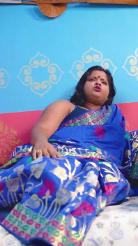 Desi Horny Indian Sexy Elder Step Sister Wants to Suck Her Step Brother Dick ( Hindi Audio )