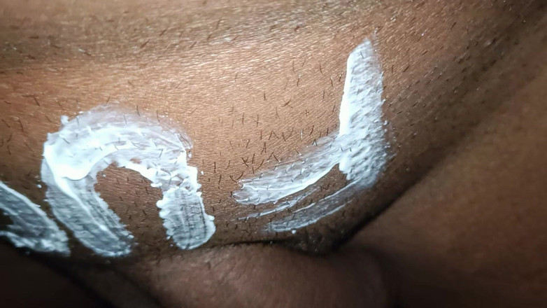 Catchybusty: Stepaunt mahukan pai krim di mukanya