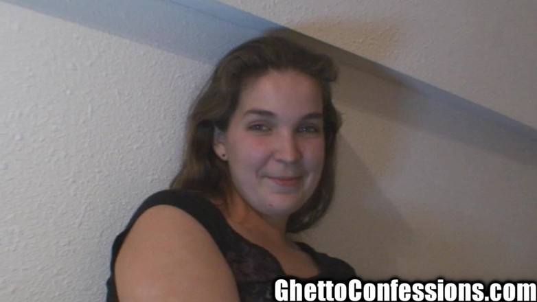 Ghetto Confessions: Une Salope De Prison À Gros Nichons Suce Une Pute Excitée...
