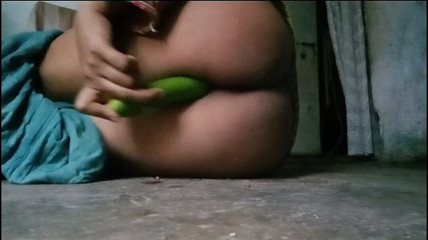 RIMSHA: Sexy bhabi bere okurku a baví se s wirh prsy