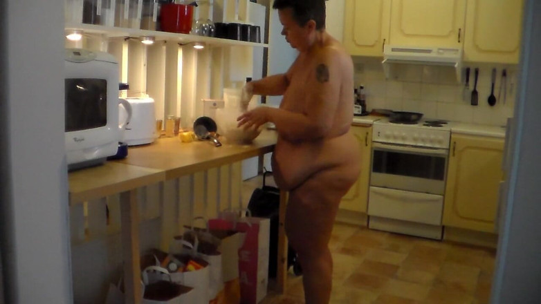 Sex hub couple: Jen está horneando desnuda