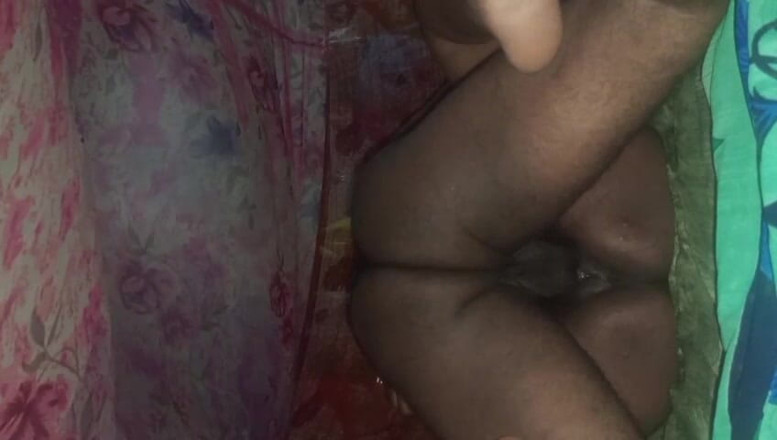 Auntixxx69: mere bos ne meri choot ko itna choda ki uska...