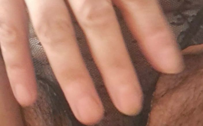 Mommy big hairy pussy: Mutandine trasparenti e pelose