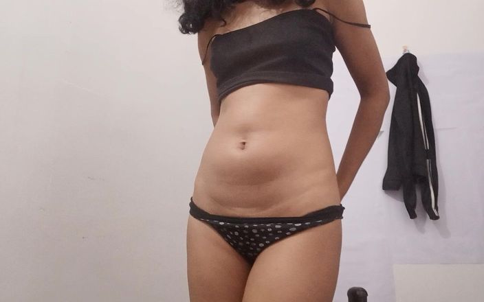 Desi Girl Fun: देसी सुंदर लड़की स्तन और चूत दिखा रही है 9