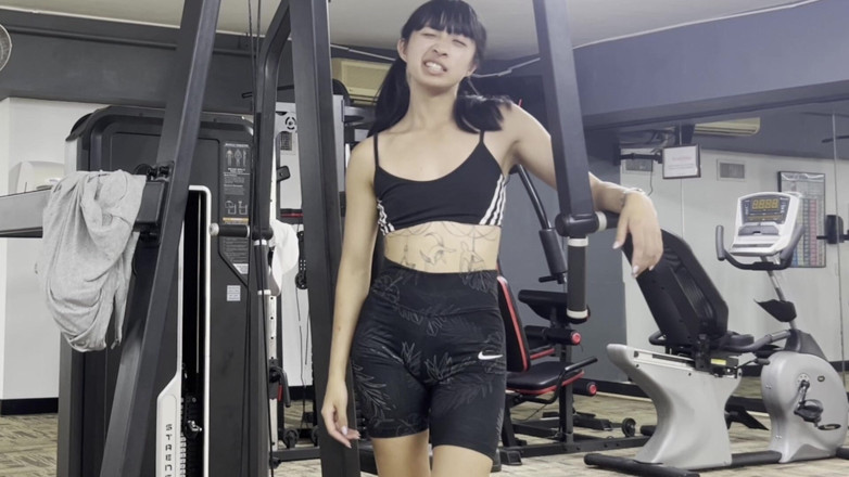 Felicity Azura: ฟิตเนส Domme Sph