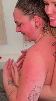 Curvy Girl and BBW Fuck Each Other in Show