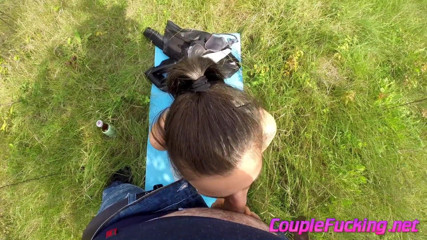 Couple Fucking: Ssanie na zewnątrz