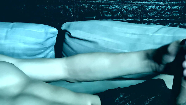 SEXY_GUYBEST: Mycket sexiga stön och passionerad onani av en het!