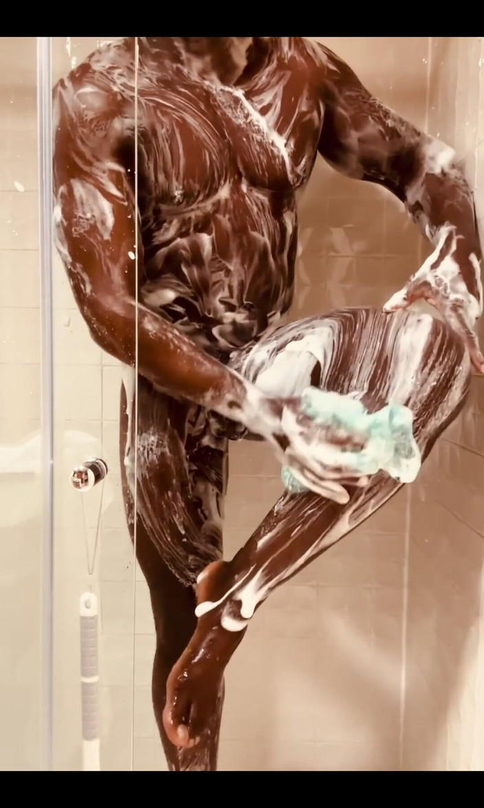 Afro Black XXX: Venha se juntar a mim no chuveiro