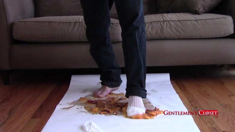 Gentlemen's Closet: Peaches Cream 01