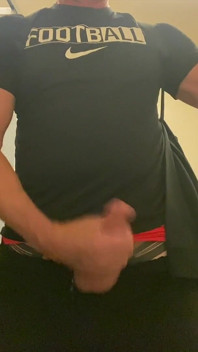 Jockdad87 Is Horny in the Bathroom Again
