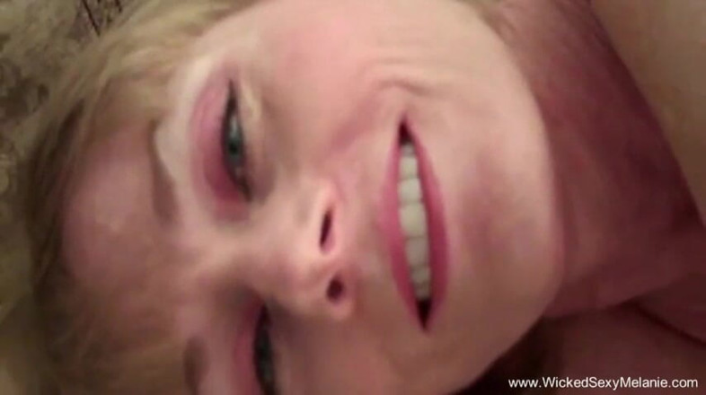Wicked Sexy Melanie: Llenando coño maduro con semen