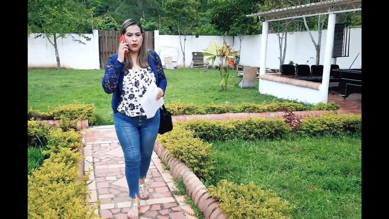 Jennifer Adams: Vacanza sessuale segreta con la matrigna porno in spagnolo