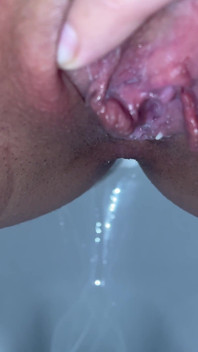 Miction du matin, gros plan ! Tampons! POV féminin !