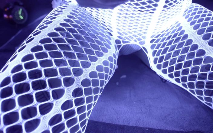 Petite Asian hefburg: Strefa zmierzchu Blacklight Cosplay