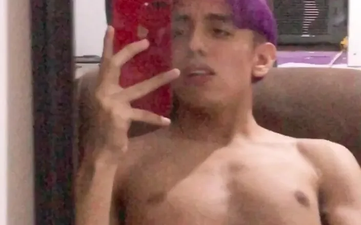 Miguelo Sanz: Getting horny until i show you my shaved boy pussy...