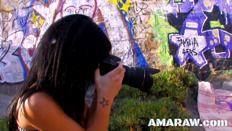Amaraw: Blonde en brunette lesbiennes met natuurlijke tieten Dunia Montenegro en...