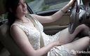 Yanks: Yanks babe Savannah Sly masturbates in the car