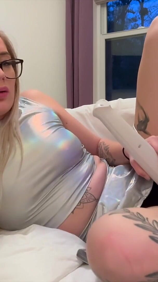 Kink in Time: Phoenix's futuristic thủ dâm fantasy 4k pov cyber ecstasy đang chờ đợi!