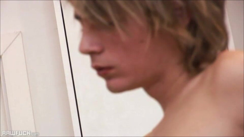 Raw Fuck: Denis klein lagi asik jilat cewek semok ini