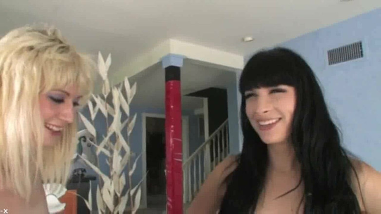 Pinko TGirls: Les deux amis T
